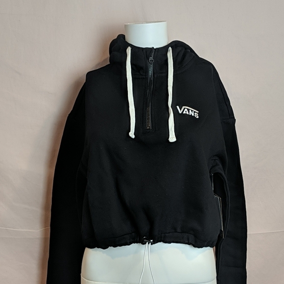 cropped black hoodie
